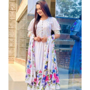 3pices gawon Fabric details: Body:-cotton with rebon work Orna -5hat Seloar -indian silk Size-free