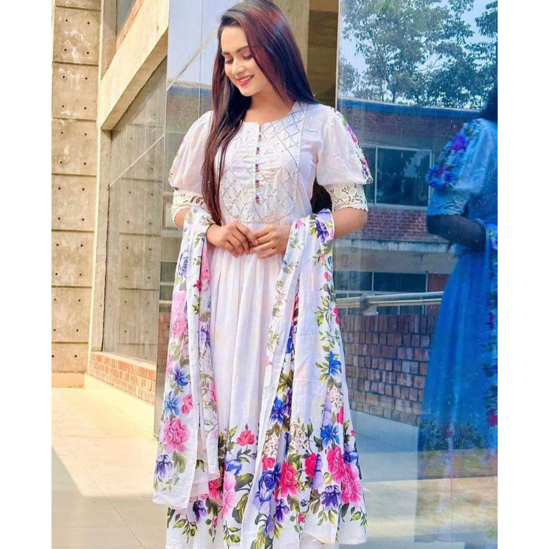 3pices gawon Fabric details: Body:-cotton with rebon work Orna -5hat Seloar -indian silk Size-free